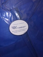 Brand New The Humane Society Member Tote Cute Puppy & Kitten in Window Blue Bag