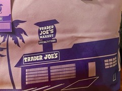 Trader Joe’s Pasadena CA Insulated Bag Purple Lavender Large Reusable Tote NWT