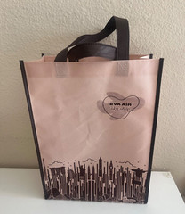 EVA AIRLINES SKY SHOP PINK REUSABLE SHOPPING GROCERY BAG 15 X 11 X 5 INCHES RARE