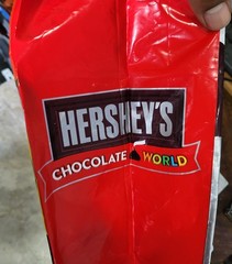 🍫 Hersheys Chocolate World Las Vegas Plastic Shopping Bag (19″ × 13″)
