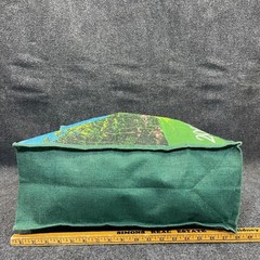 NWT Masters Golf Tournament M01JB Green 2001 Jute Bag Wood Handles Souvenir Tote