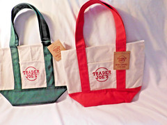 Trader Joe’s Mini Canvas Tote Bags Green and Red Lot Of 2 NWT