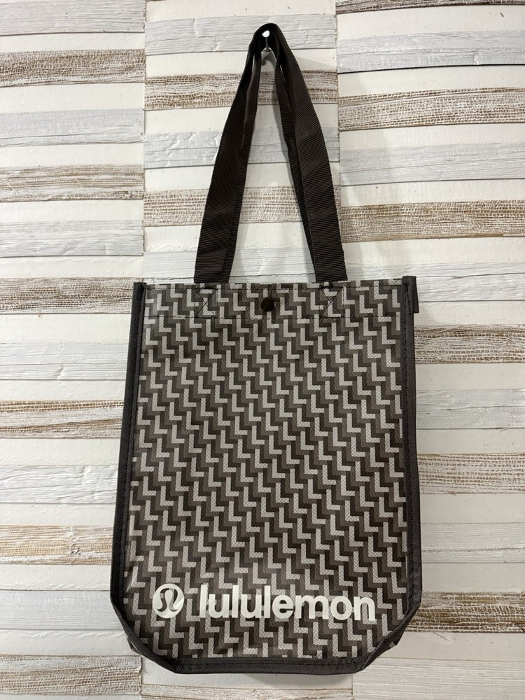 Lululemon Small Holiday 2025 Logo Reusable Shopping Bag New