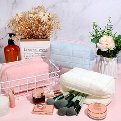 3 Pcs Plush Makeup Bag approx. 4.13 x 6.69 inches, pink, blue, white