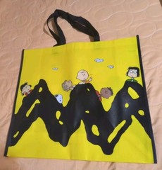 Peanuts Gang Charlie Brown Yellow XLarge Reusable Shopping Gift Bag with Handle