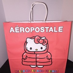250 Hello Kitty Aeropostale Medium Holiday Shopping/gift Bags RARE