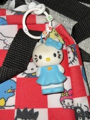 Hello Kitty & Friends 8″ Adjustable Nylon Bag by Fast Forward New York & 2 Clips