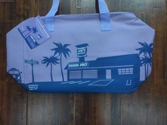 TRADER JOE’S NEW SPRING 2026 LARGE PURPLE REUSABLE INSULATED BAG up to 8 gallon