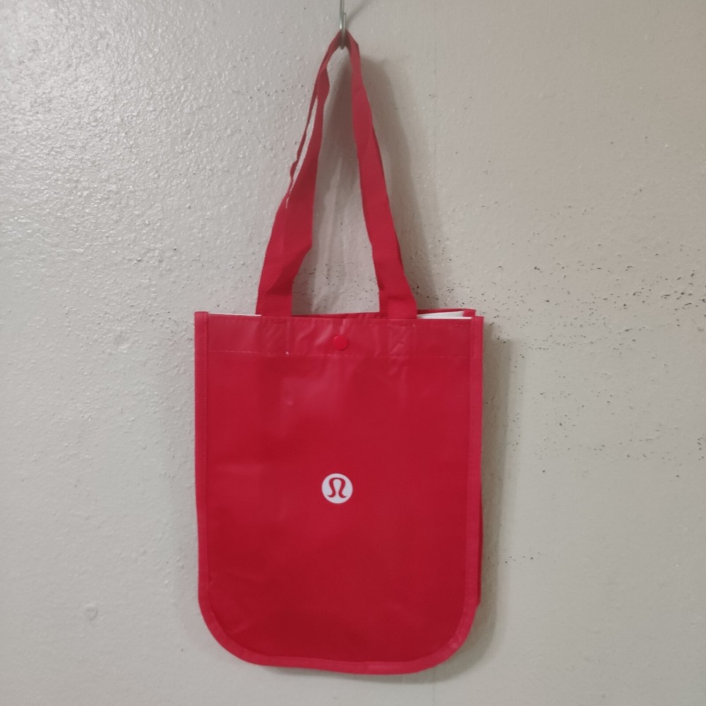 LULULEMON REUSABLE SHOPPING – GIFT BAG 11×9.5 RED WHITE SHOULDER STRAPS 5445