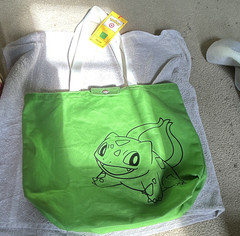 Target Pokémon All-in Tote Shopping Tote Bag Bulbasaur Large Canvas Zipper 45qt