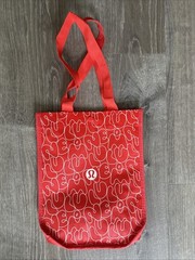 SET OF LULULEMON REUSABLE BAGS LOT OF 6 – 1 GRAY 2 DARK GREEN AND 3 RED
