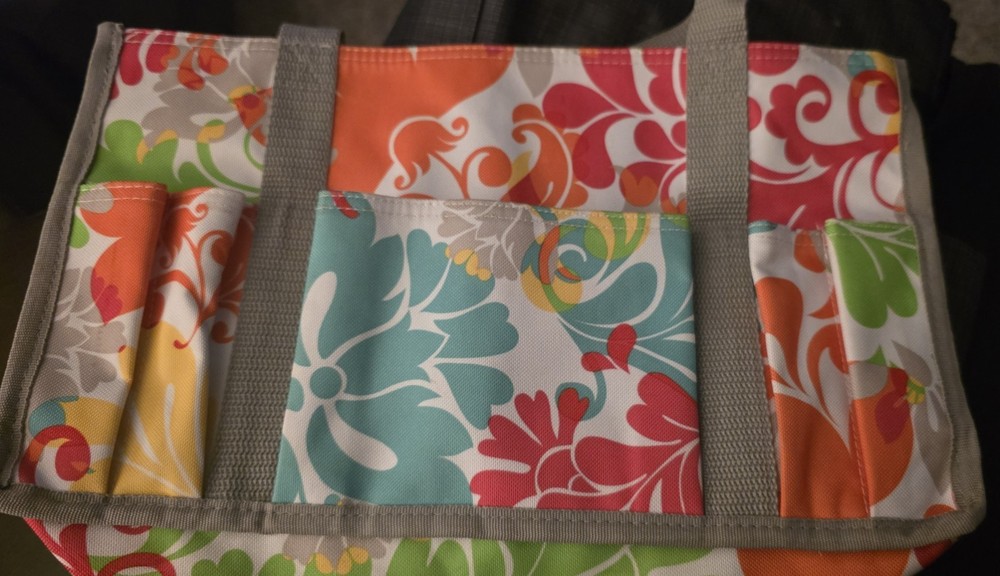 Thirty-One Keep It Caddy mini organizer tote bag in the Island Damask pattern.