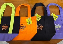 🎃👻🕸️ IN HAND Trader Joes Halloween Mini Tote Set Of 4 Limited Edition Spooky
