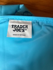 Trader Joe’s Mini Insulated BAG /TOTE BLUE. LIMITED SOLD OUT IN ALL STORES WOW