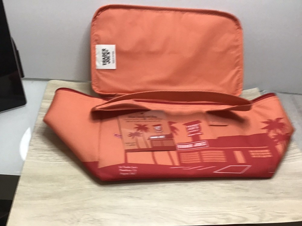 Trader Joe’s MINI Insulated Bags Color: Peach