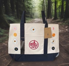 Trader Joe’s Embroidery XL Bag 18 Beautiful Flowers 🌺