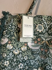 William Morris & Company | TOTE BAG | FRINGE TRIM | COTTON | STRAWBERRY THIEF