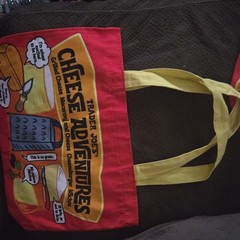 Trader Joe’s Foldable Reusable Shopping Bag Red Yellow All-Over Pattern