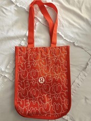 New Shopper Lululemon Reusable Shopping Bag Red w/Snap Closure (Small)