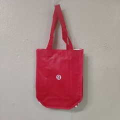 LULULEMON REUSABLE SHOPPING – GIFT BAG 11×9.5 RED WHITE SHOULDER STRAPS 5445