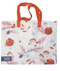 Trader Joe’s Reusable Gift Bag Holiday Set Of 3 NWT