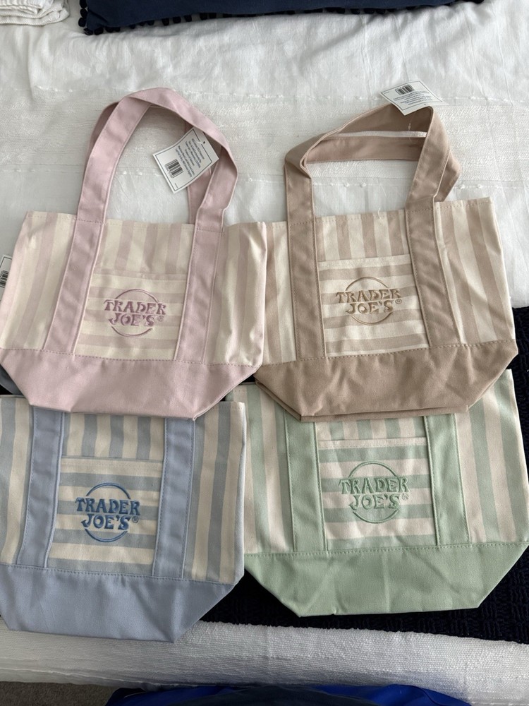 Trader Joe’s 2026 Limited Edition Mini Pastel Stripe Canvas Tote Bag Set Of 4