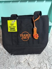 Trader Joe’s 🎃 Halloween 🎃 Mini Tote Bag with charms*Limited Edition*