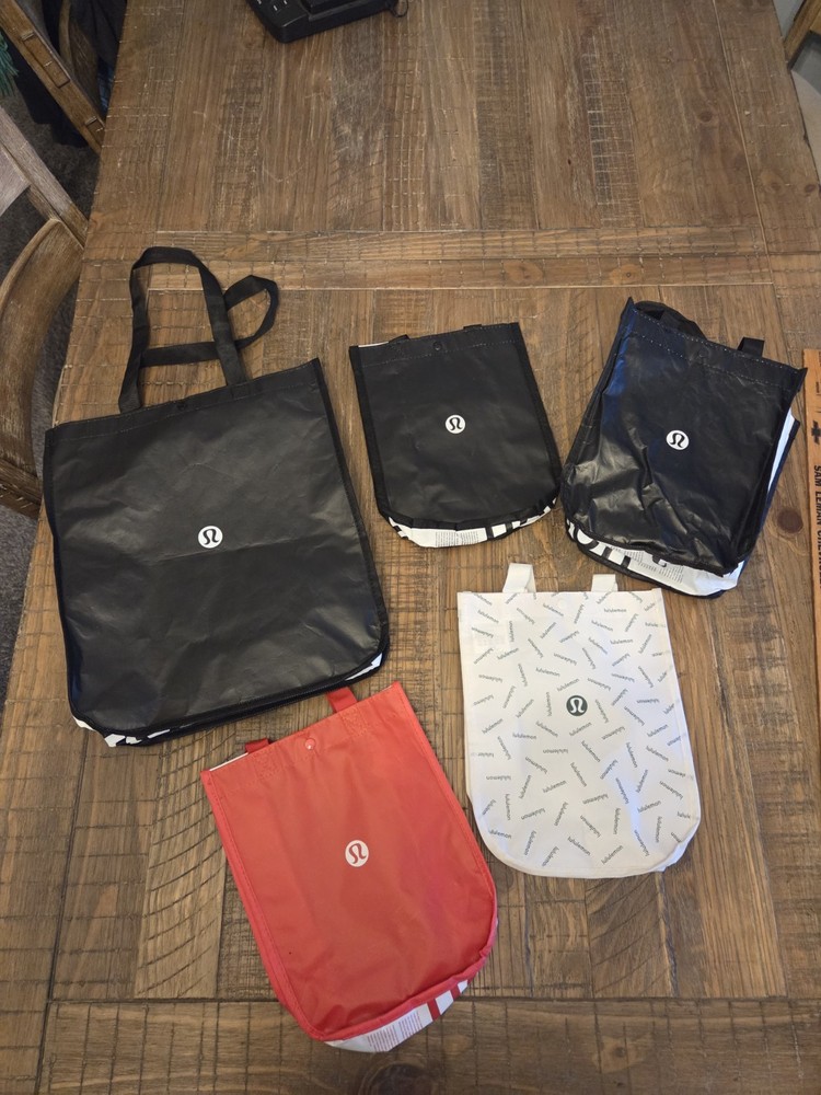 Lululemon Reusable Bags 1 Large 4 Small Bags