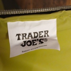 Trader Joe’s Green Nylon Reusable Shopping Bag All-Over Pattern Zipper Closure