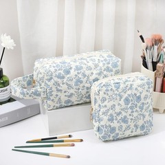 Leisofter Makeup Bag, Cute Cosmetic Case for Women Girls, onesize, Medium-b