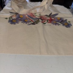 Shopping Bag-15″ White With Hummingbird And Flowers- Global Impressions 2002