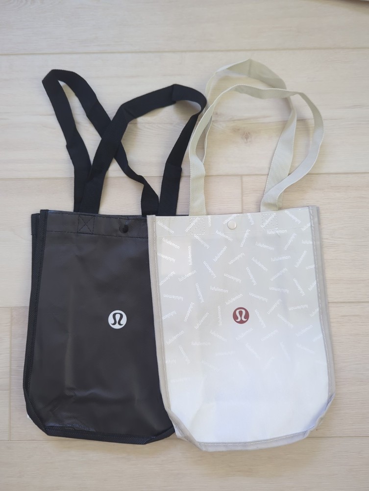 2 Lululemon Reusable Shopping Tote Lunch Bag 12″ Black/White & Gray/White/Maroon