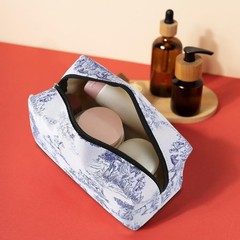 Jolitee Chinoiserie Floral Makeup Bag – Durable & 5.9×8.26×4.72 inches, Blue