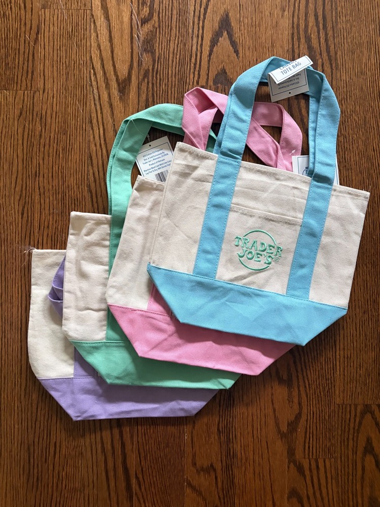 Trader Joe’s Official Mini Pastel Canvas Tote Bag Set of 4 (READ DESCRIPTION)