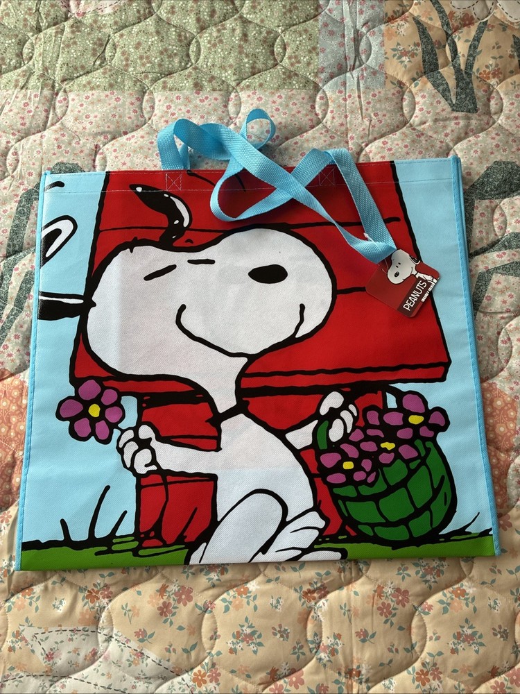 PEANUTS Reusable Tote Bag ~ 19.5″x7.5″x7.25″~ SNOOPY CARRING A BASKET OF DAISIES