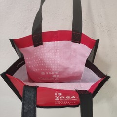 LULULEMON REUSABLE SHOPPING – GIFT BAG 11×9.5 RED SHOULDER STRAPS 5448