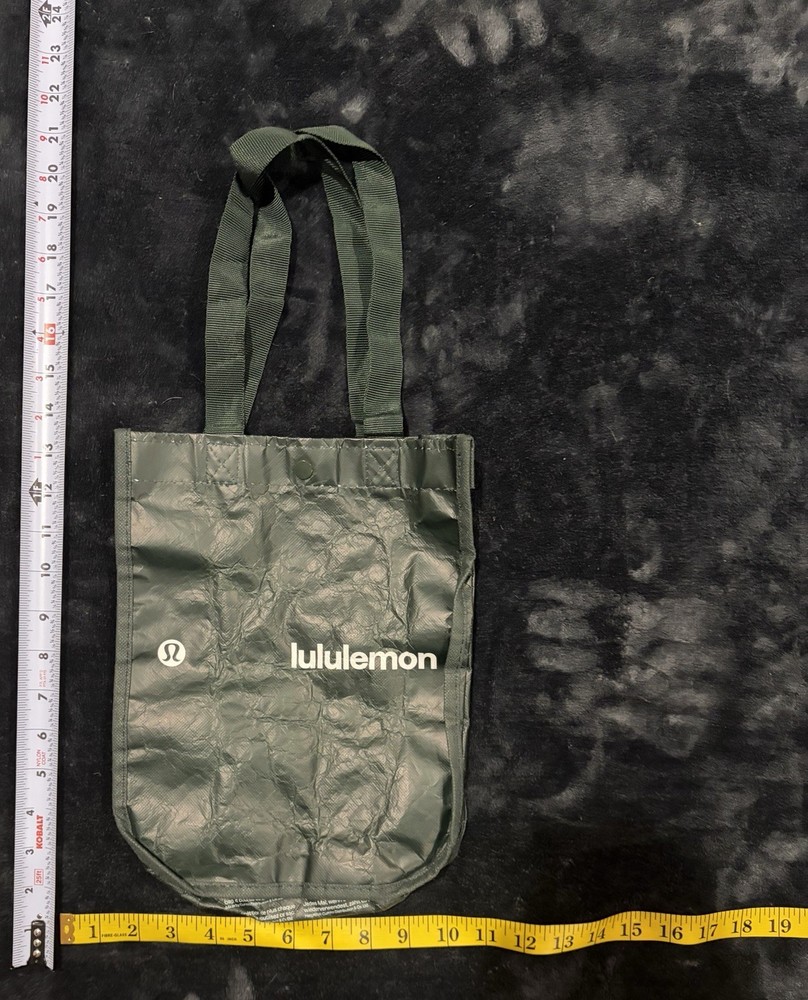 lululemon Reusable Green Solid Tote Shopping Bag 15 in H x 9 in L x 3 in W