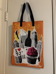 Trader Joe’s Multicolor Cityscape Reusable Shopping Bag Polypropylene 6 Gallon