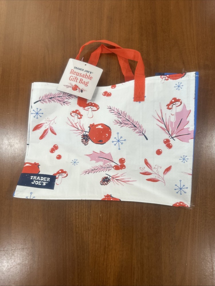 Trader Joe’s Christmas Reusable Holiday Gift Bags Small NWT New Release 2024