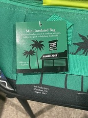New Trader Joe’s Mini Insulated Cooler Bags Set Of 2 Red & Green Limited Edition