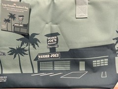 Trader Joe’s Insulated Tote Freezer Cooler Bag Market XL Purple Lavender NEW