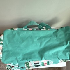 Thirty-One medium Reusable Polyester tote open top Christmas Snow Globe Print