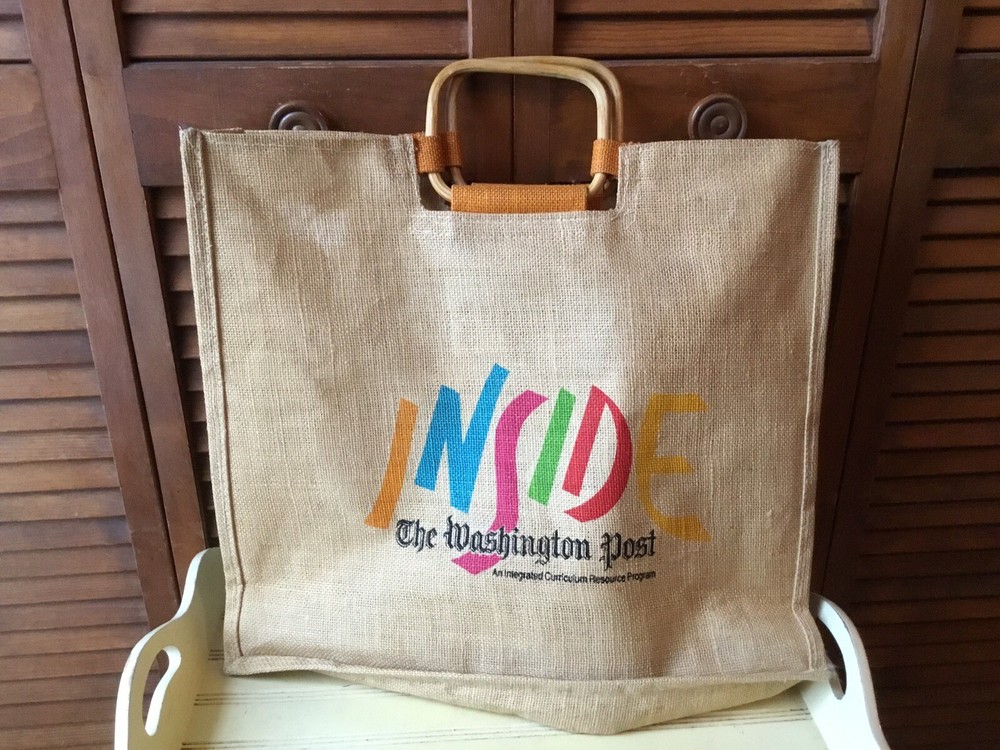 THE WASHINGTON POST REUSABLE SHOPPING BAG SQUARE BAMBOO HANDLES COATED BURLAP