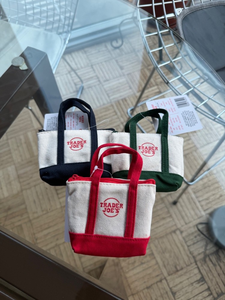 Trader Joe’s Canvas Micro Tote With Grocery Bag 2025 CHRISTMAS LIMITED SET