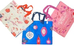 Trader Joe’s Reusable Gift Bag Holiday Set Of 3 NWT