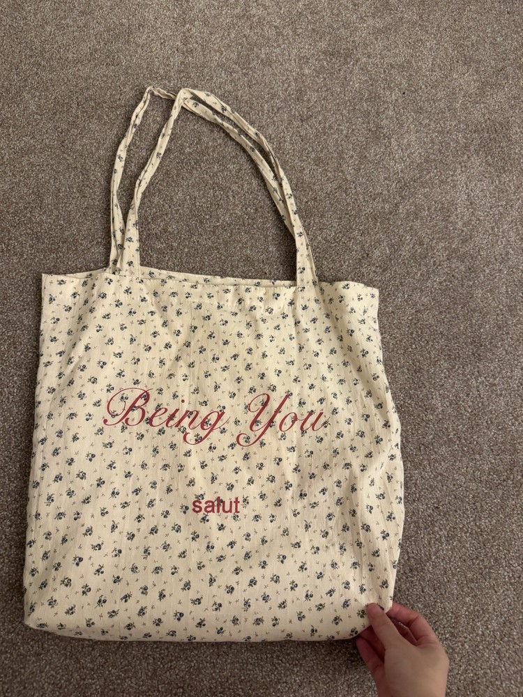 Beige Floral Tote Bag “Being You” Zipper & Inner Pockets Blue/Red