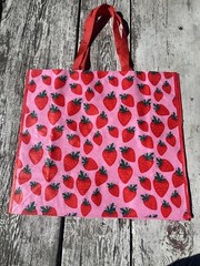 NEW Strawberries 🍓Shopping Bag Reusable Travel Tote TJ Maxx RED&PINK