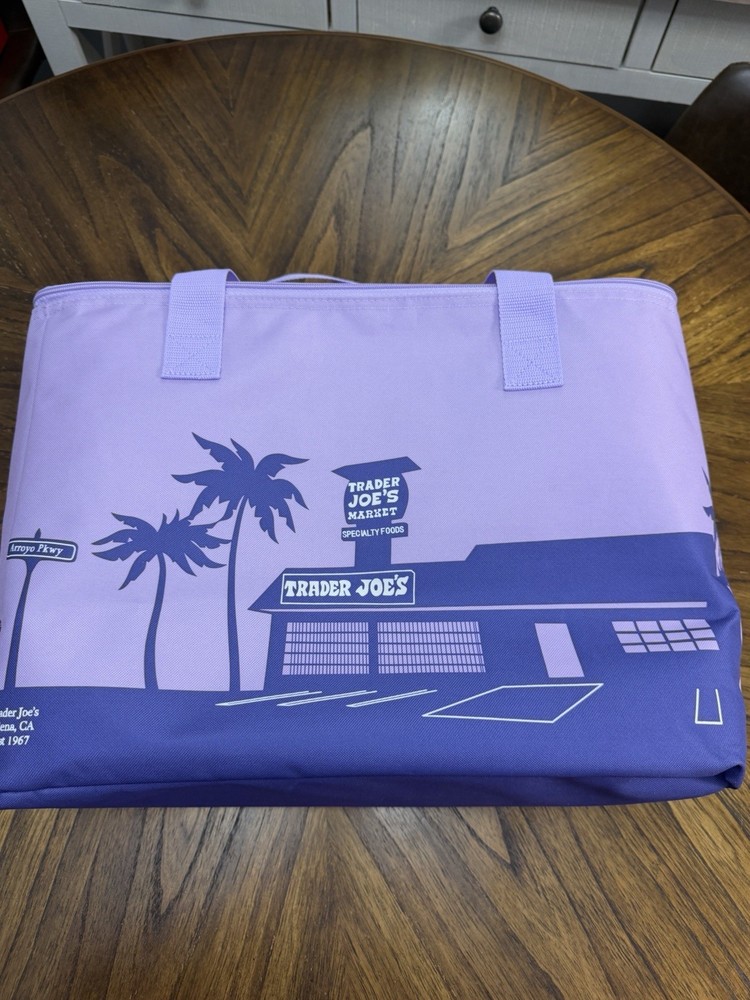 Trader Joe’s Large Insulated Reusable Lavender/Purple Limited Edition 2026 NWT