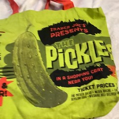 [RARE] TRADER JOES THE PICKLES NEON GREEN COTTON REUSABLE SHOPPING TOTE BAG