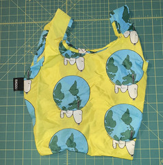 BAGGU Yellow Peanuts Snoopy Take Care All-Over Print Nylon RARE OUT OF PRINT